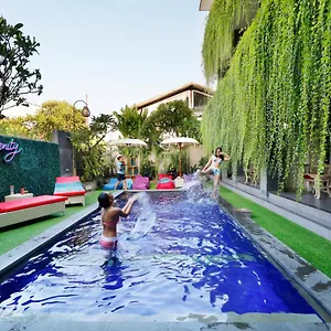 vansari-hotel.hotelsseminyak.net/